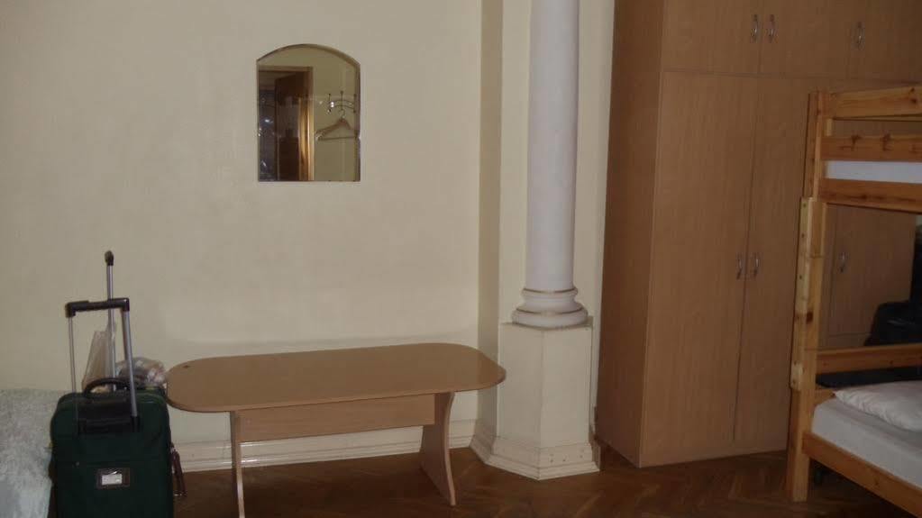 Dome Pearl Hostel รีกา ภายนอก รูปภาพ